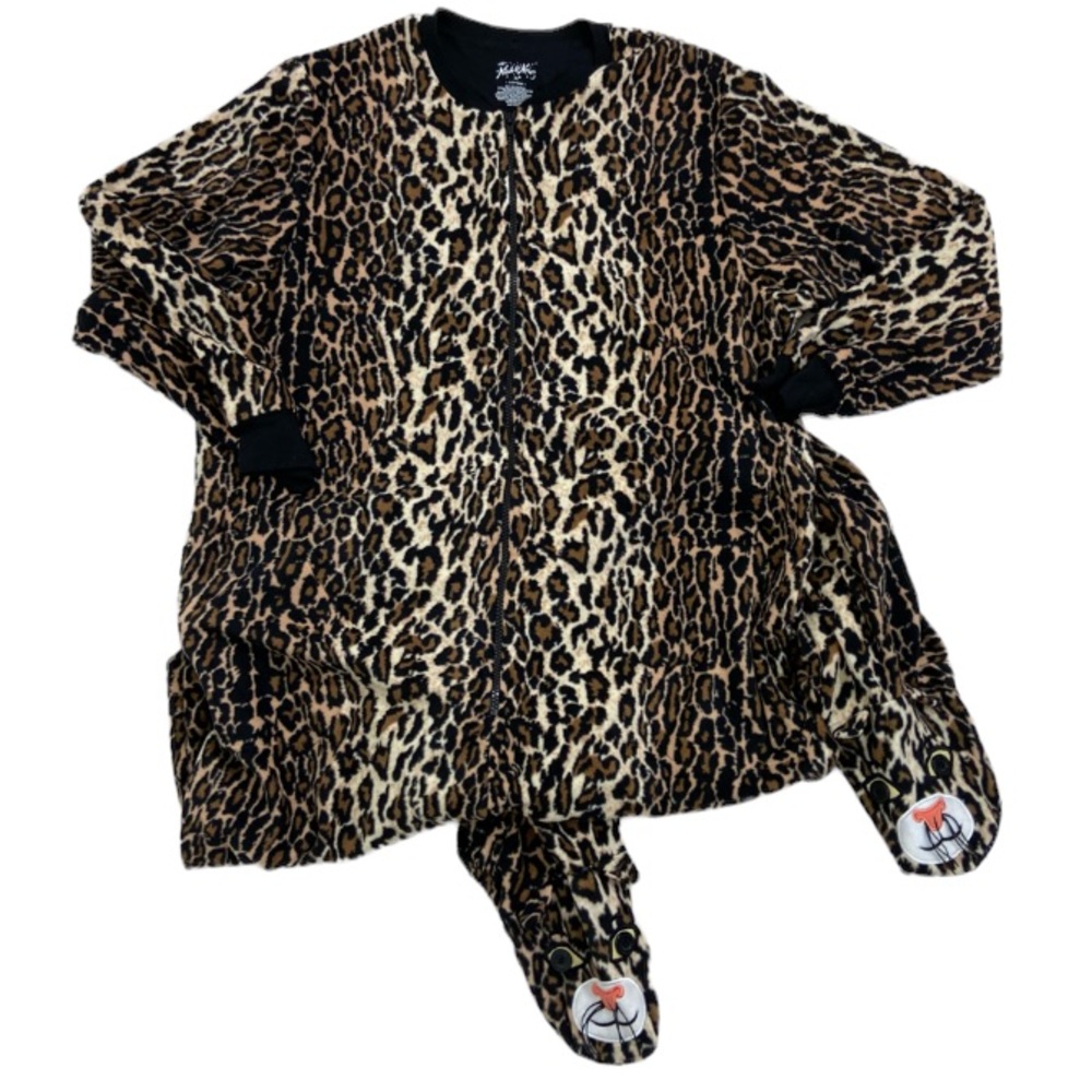 Nick & Nora cheetah leopard onesie nighty. XL